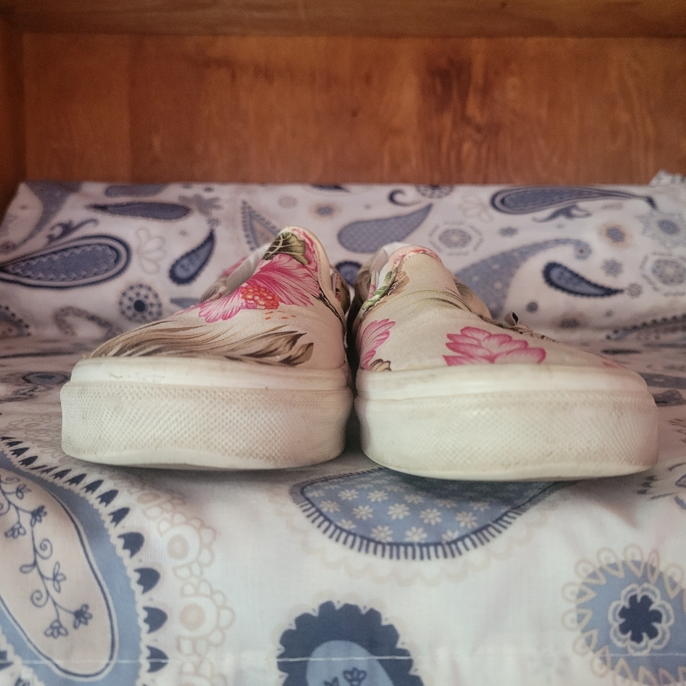 VANS - Picture 8 of 9